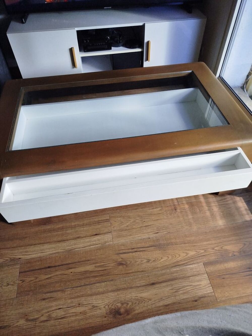 Table de salon bois et verre plus meuble TV 
Meubles