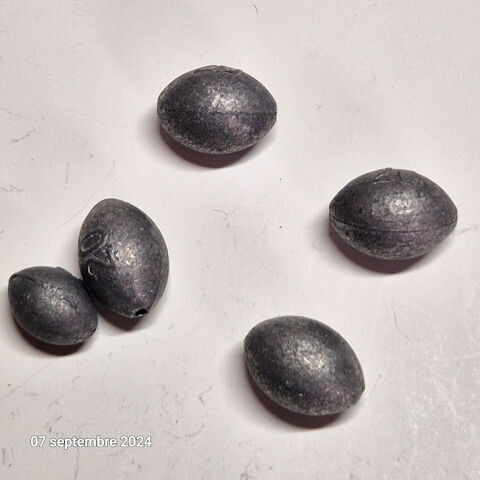 Lot de 5 plombs olives de poids différents, 4 x 20 grs.n et 5 Saumur (49)
