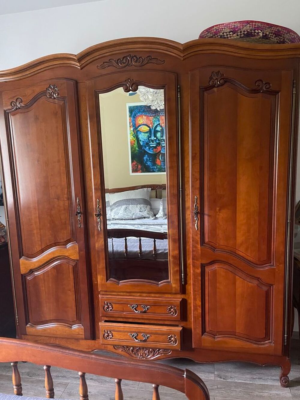 Chambre compl&egrave;te en merisier louis XV Meubles