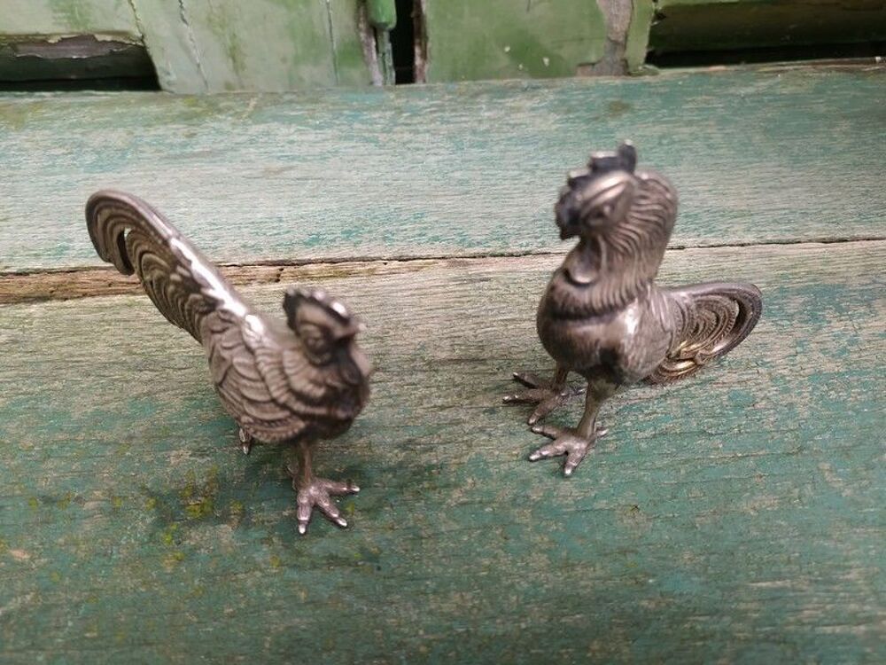 Ancien Petits Coq et Poule en M&eacute;tal Argent&eacute; 