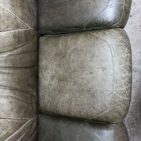 Canap� en cuir 3 places 250 Grumesnil (76)