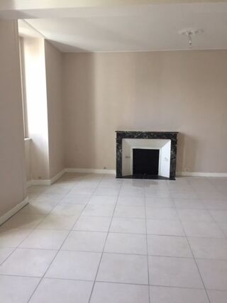  Maison à louer 4 pièces 140 m²