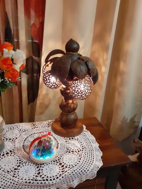 deux tres jolis lampes artisanales  60 Le Moule (97)
