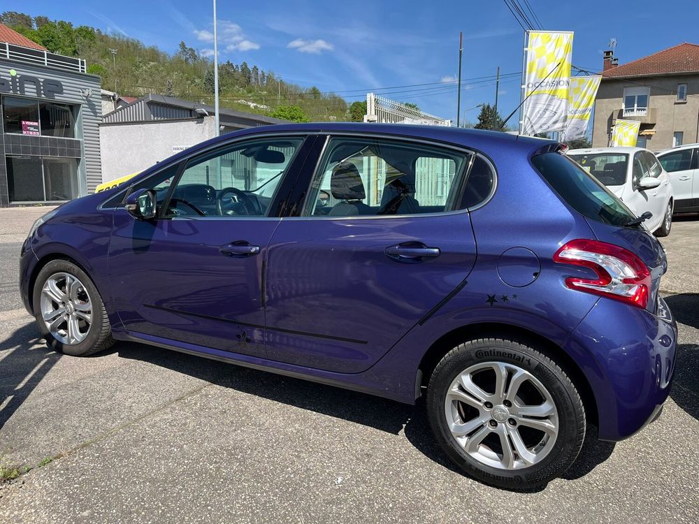 208 1.2 VTI / 82CV 2013 occasion 42700 Firminy