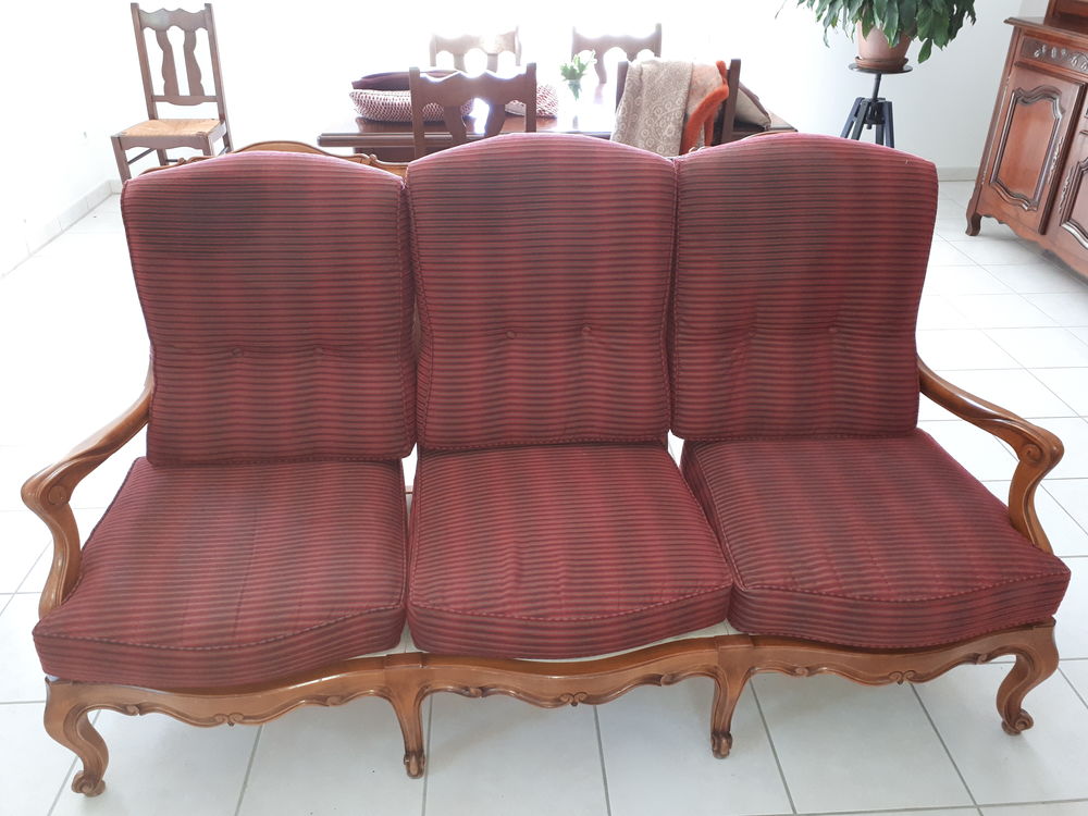 1 canap&eacute; 3 places + 2 fauteuils tr&egrave;s bon &eacute;tat Meubles