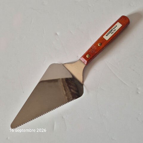 Pelle à tarte en métal et son manche en bois, made in France 19 Saumur (49)