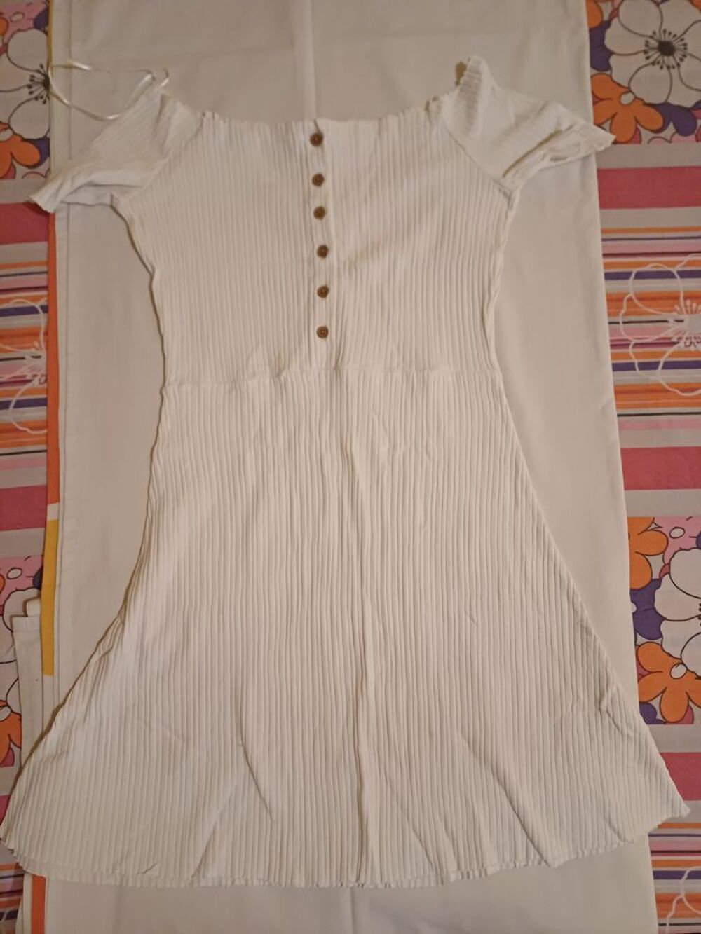 Petite robe blanche Vêtements