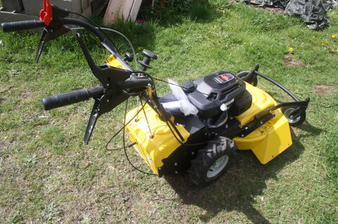 Debroussailleuse Pro 4 roues ROQUES LECOEUR totalement NEUVE 1929 Issoire (63)