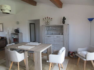  Villa à louer 6 pièces 210 m²