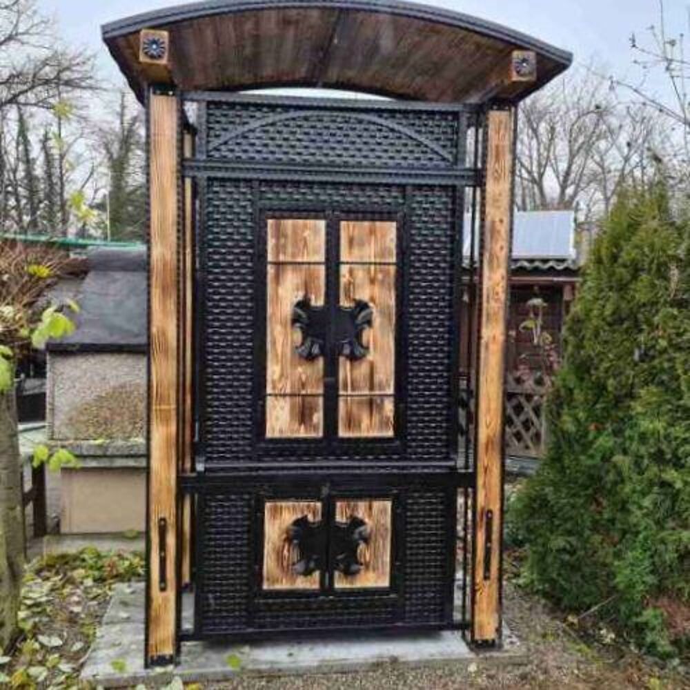 Objet ethnique.
Barbecue, chaudron, broche &eacute;lectrique, etc. Jardin