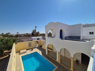  Maison � vendre 5 pi�ces 220 m� Midoun djerba