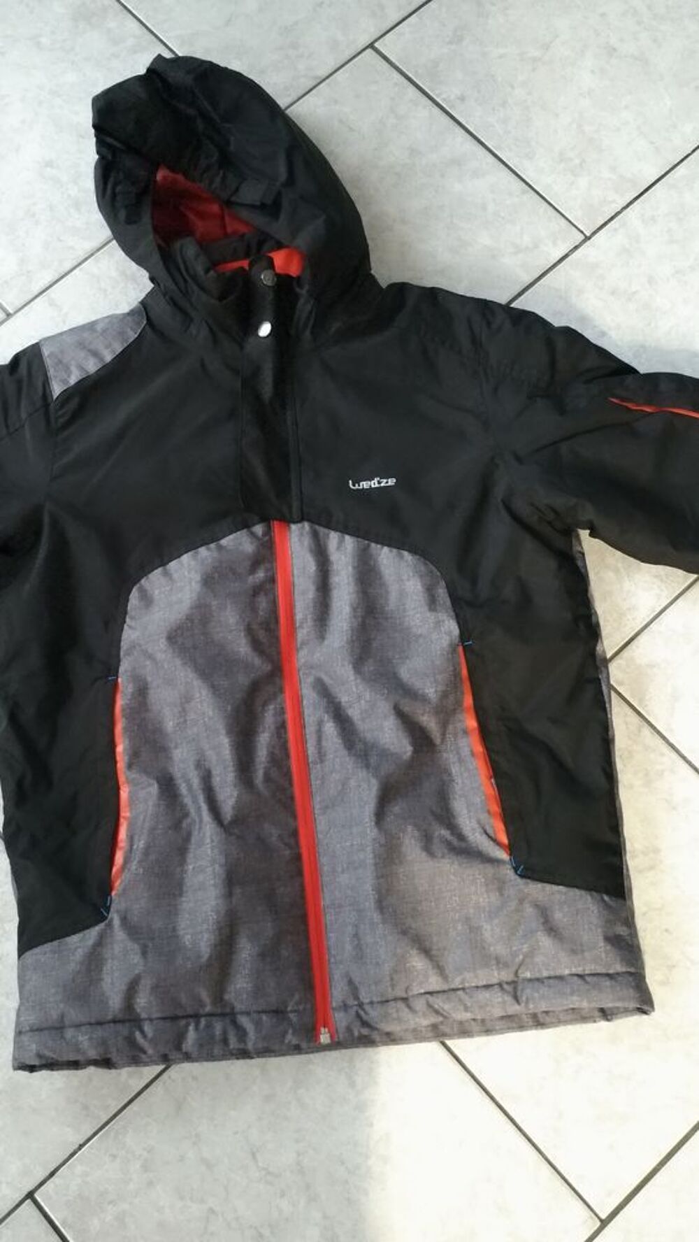 BLOUSON DE SKI, taille 14 ANS, REELLEMENT COMME NEUF Sports