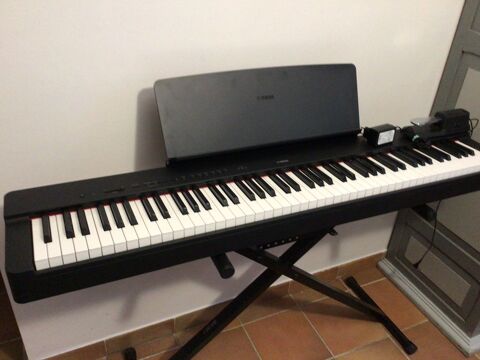 Piano numérique P225 YAMAHA 88 notes Six-Fours-les-Plages (83)