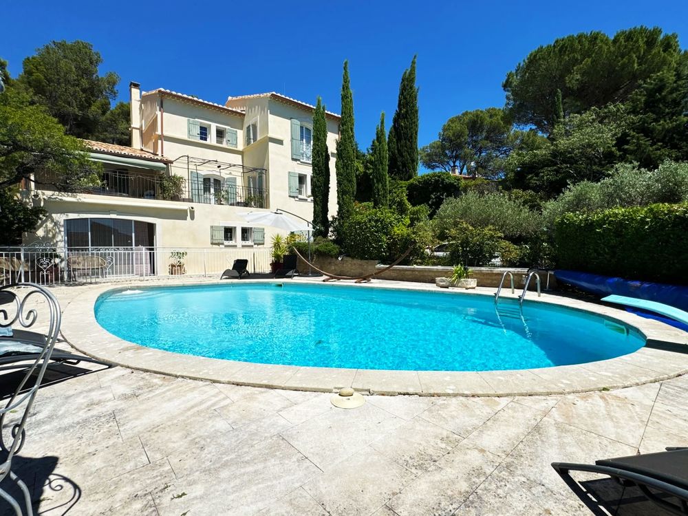 Maison 7 pièces 235 m² · à Beaucaire · 235 m² · 790 000 €