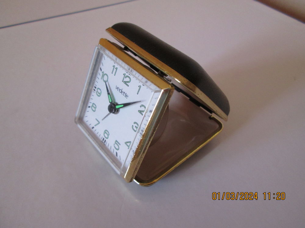 r&eacute;veil de voyage Bijoux et montres