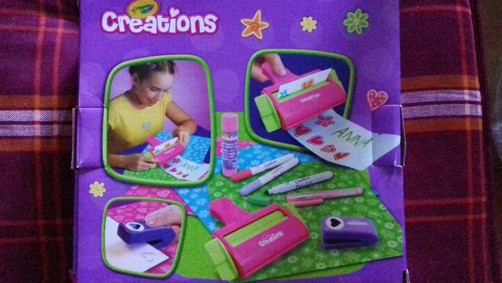 CREATIONS.
Jeu &eacute;ducatif pour cr&eacute;er des dessins sur papier
Jeux / jouets
