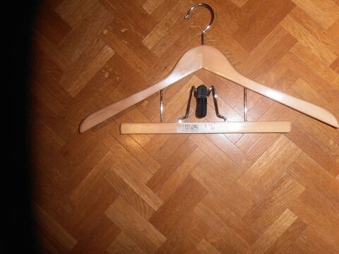 Cintres en bois 2 Tours (37)
