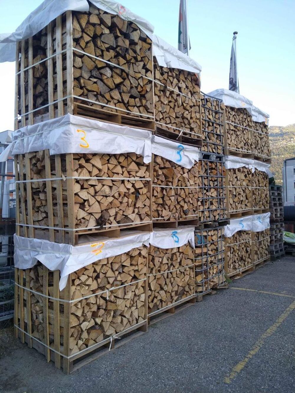 bois de chauffage sec ch&ecirc;ne et h&ecirc;tre avec livraison Jardin