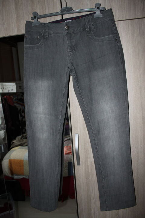 Jean Cache-Cache gris taille 42
15 Monceaux (60)