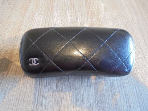 Etui  lunettes Chanel (27) 12 Tours (37)