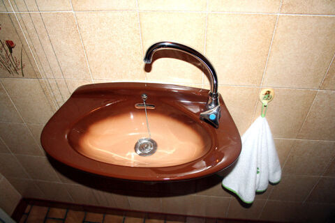 Lave main avec robinetterie. 0 Brioux-sur-Boutonne (79)