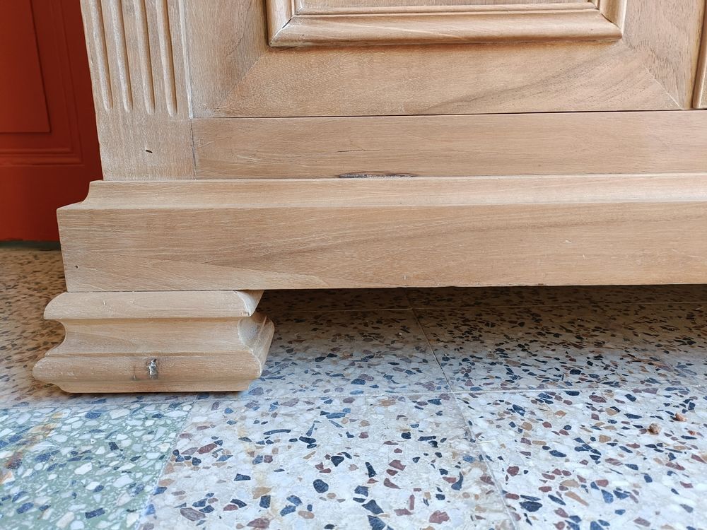 Bahut 2 portes r&eacute;nov&eacute; en noyer massif Meubles