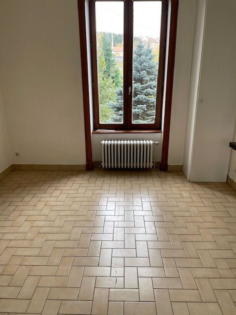 Location Appartement F2 au RDC Dunières
