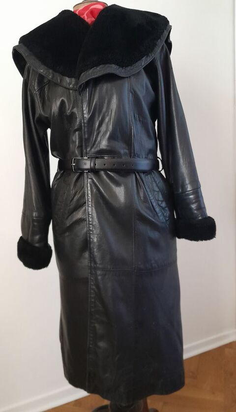 MANTEAU EN CUIR NOIR
90 Agde (34)