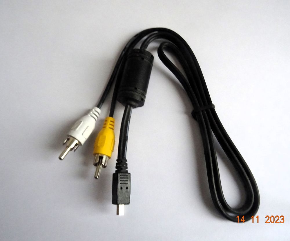 cable adaptateur audio vid&eacute;o micro usb vers 2 rca Matériel informatique