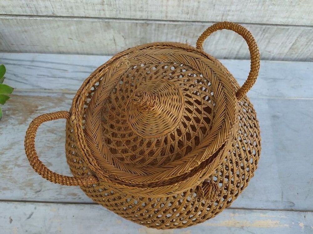 Ancien Panier Rond Osier ou Rotin Tress&eacute; 