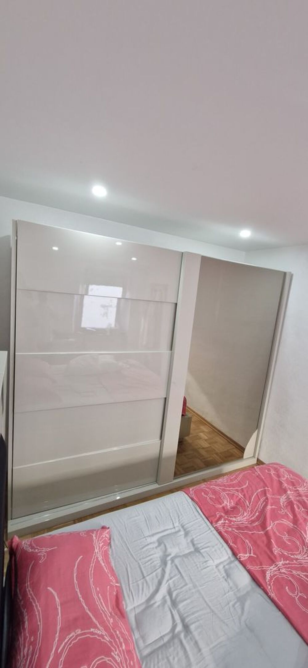 armoire et commode pour adultes Meubles