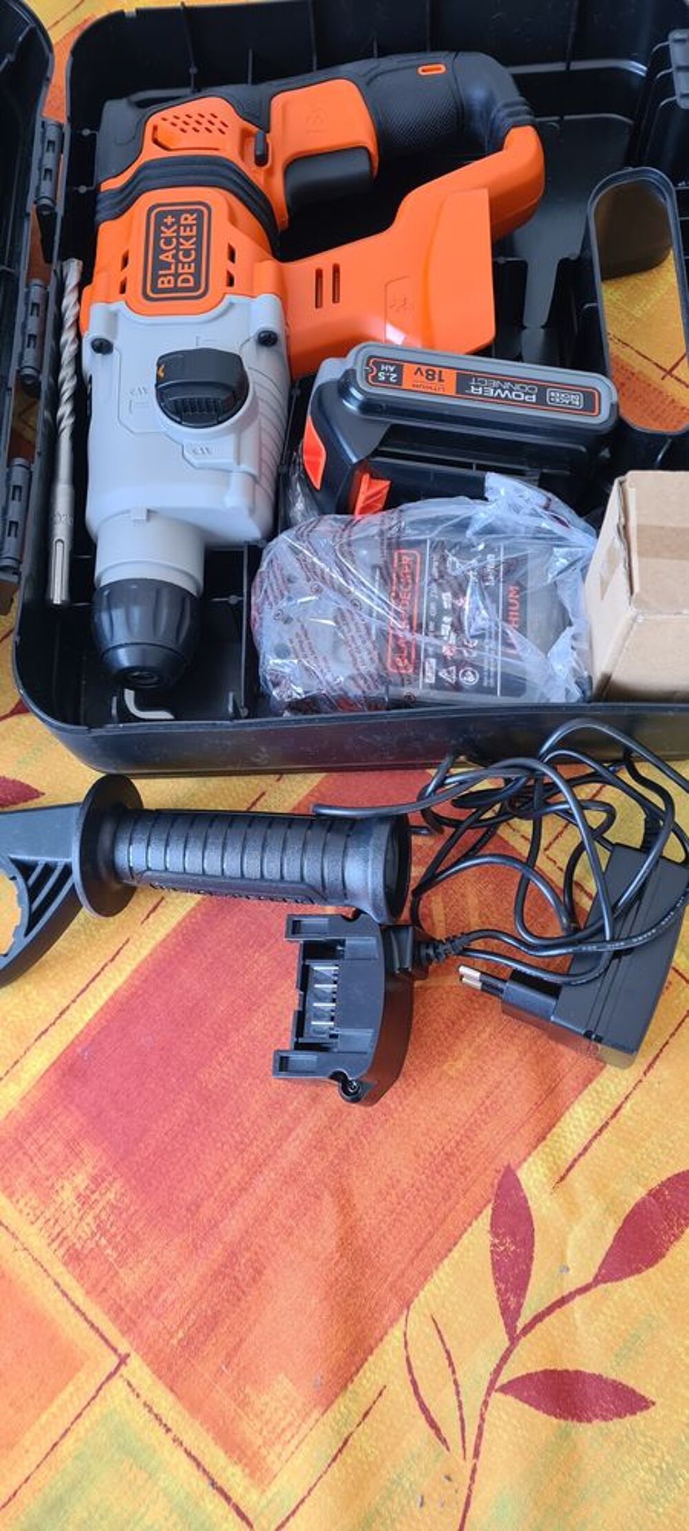 Perfovisseuse sans fil avec accessoires Bricolage