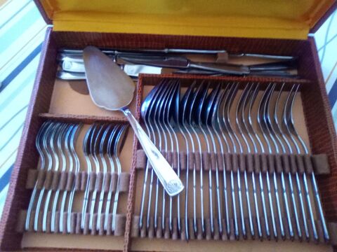 ménagère  en inox  g. Degrenne  Renwez (08)