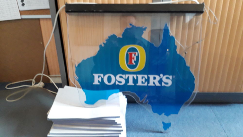 Enseigne lumineuse FOSTERS 