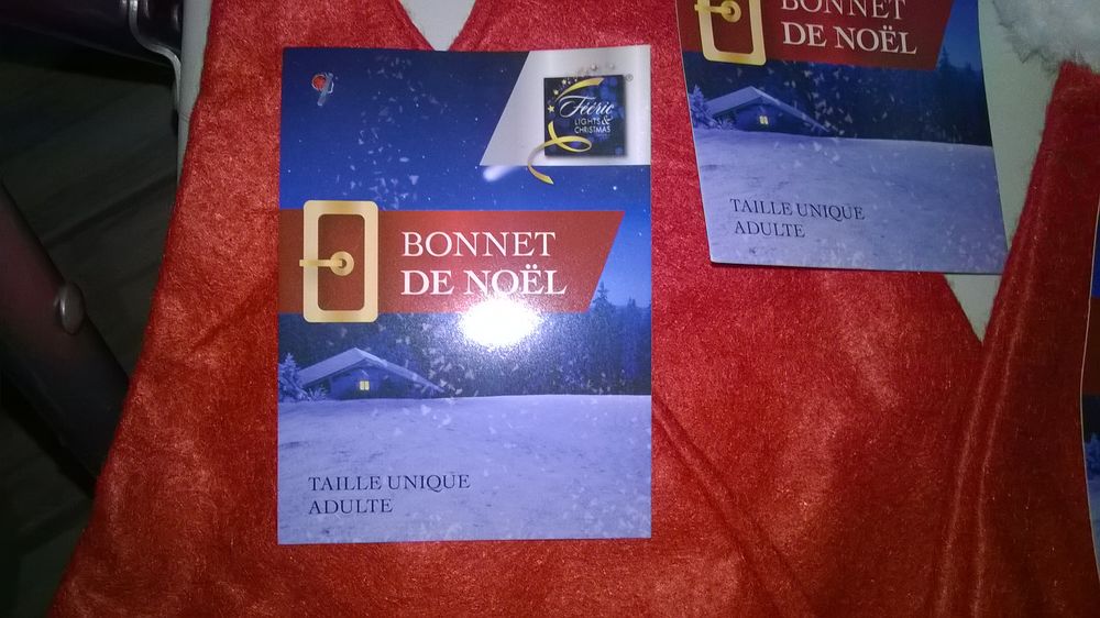 4 Bonnets de Noel
Neuf
Taille unique
Bonnet de P&egrave;re Noel Maroquinerie