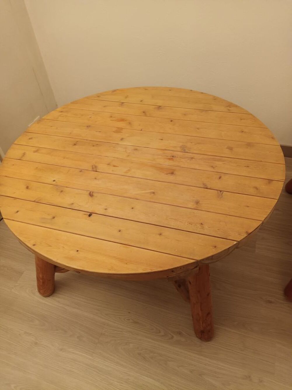 Table + 4 bancs en bois c&egrave;dre du Canada Meubles
