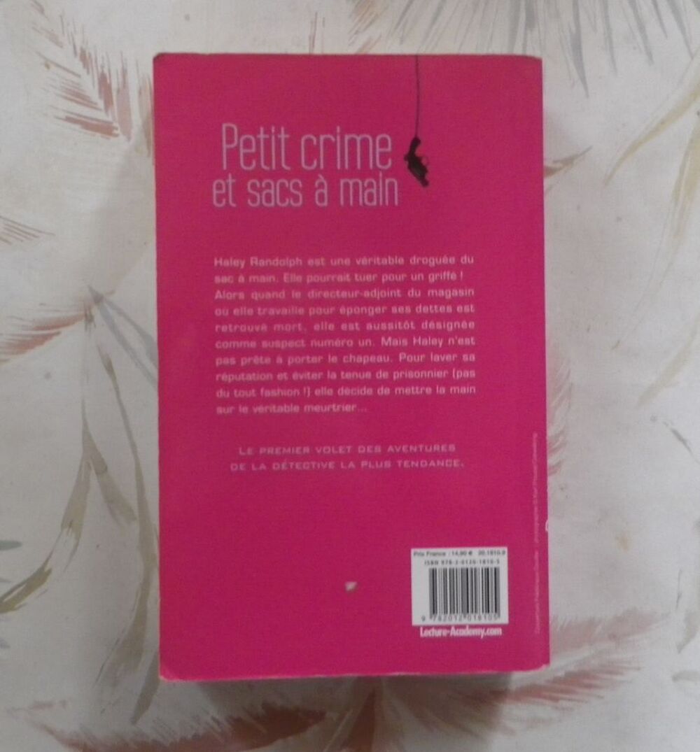 PETIT CRIME ET SAC A MAIN de Dorothy HOWELL Ed. Hachette Livres et BD