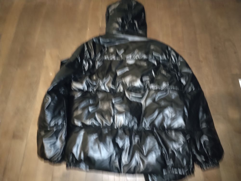 Doudoune brillante bien gonfl&eacute;e (taille XXL)
Vêtements