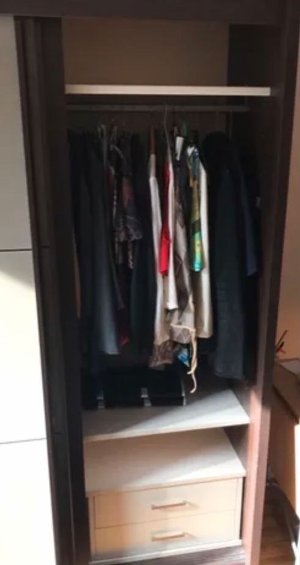 grande et belle armoire 3 portes-miroir/tr&egrave;s bon &eacute;tat Meubles