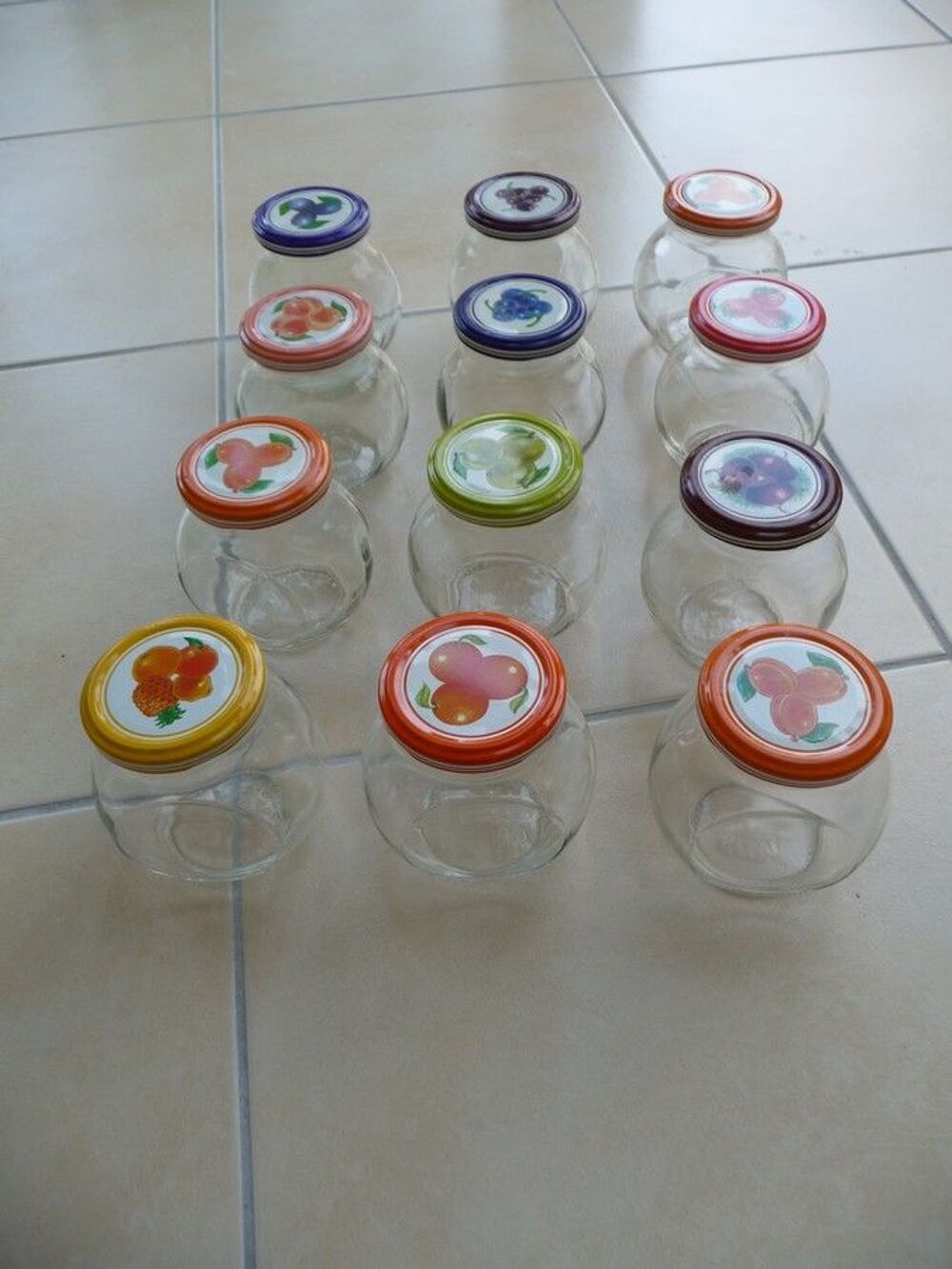 12 pots en verre avec couvercles d&eacute;cor&eacute;s de fruits Cuisine