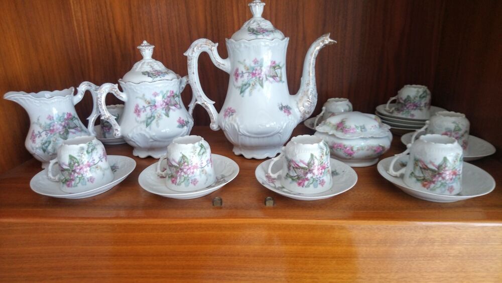 Service &agrave; caf&eacute; ou th&eacute; en porcelaine florale complet Décoration