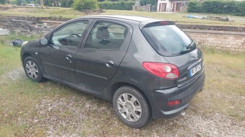 Peugeot 206 + 1l4 hdi 5 portes 172000 kms distri ok 