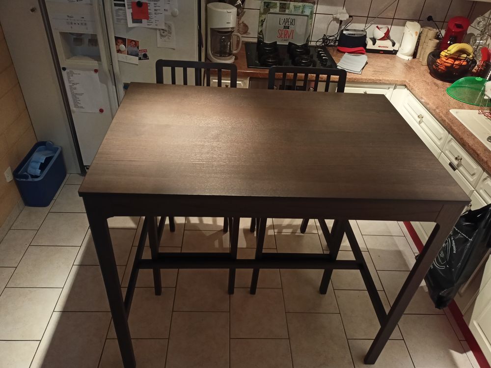 Table mange-debout + 2 chaises Meubles