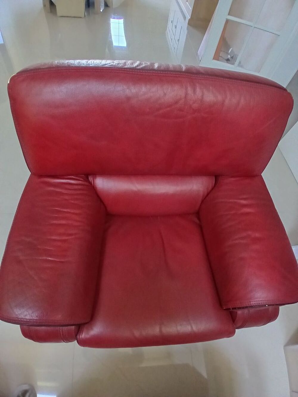 fauteuil cuir Bordeaux pr&eacute;s de thionville. Meubles