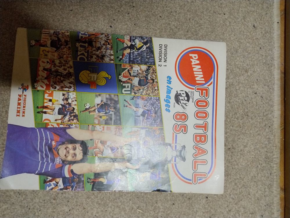 Album "Panini" Football. Ann&eacute;e 1985. 