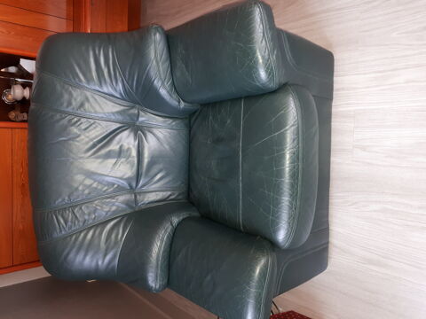 Canap cuir et son fauteuil. 0 Fontenay-le-Comte (85)