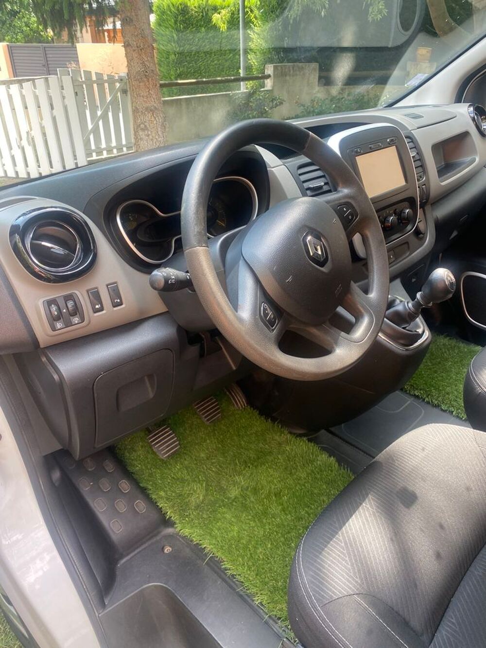 Trafic TRAFIC CA L1H1 1000 KG DCI 120 E6 GRAND CONFORT 2015 occasion 66620 Brouilla