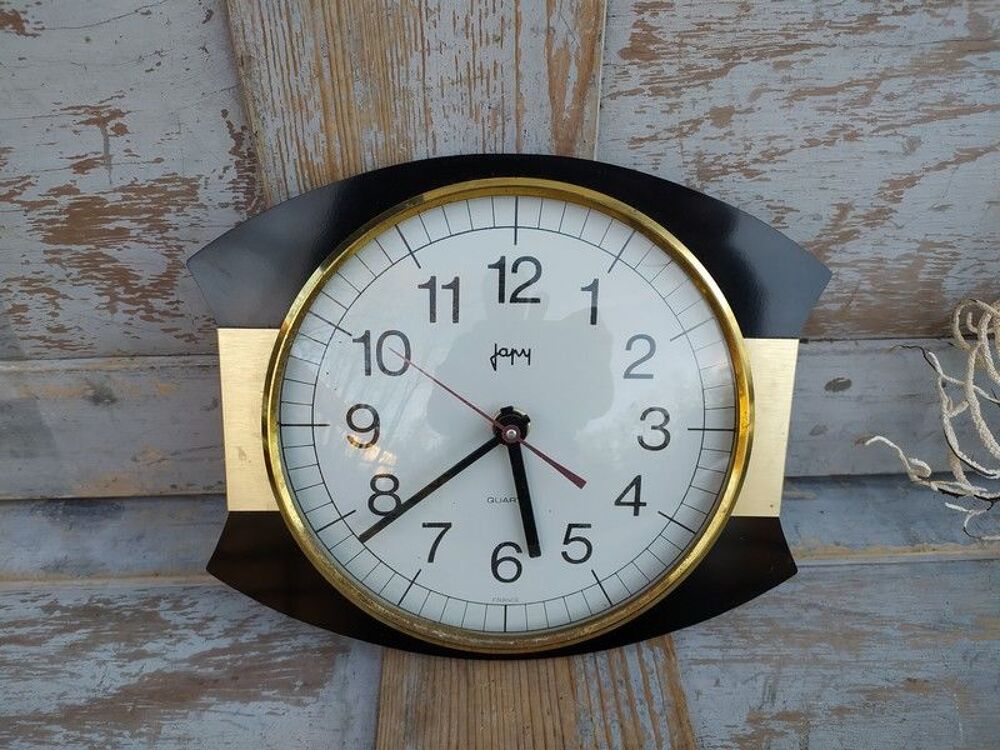 Pendule Murale Vintage Japy Formica Noir et Laiton
