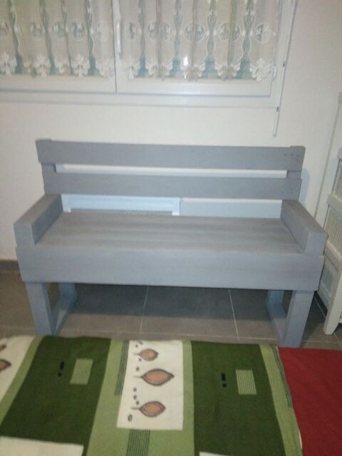 Un banc artisanal en bois
45 Narbonne (11)