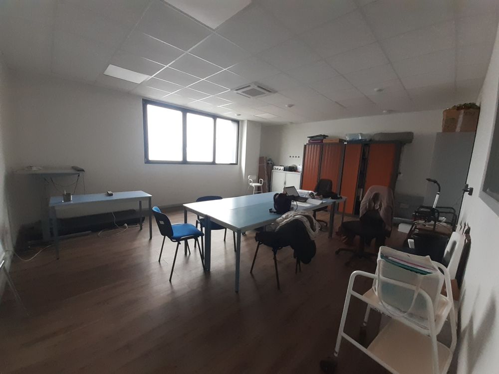   BUREAUX A LOUER - AMIENS SUD - 246 m² environ Dury